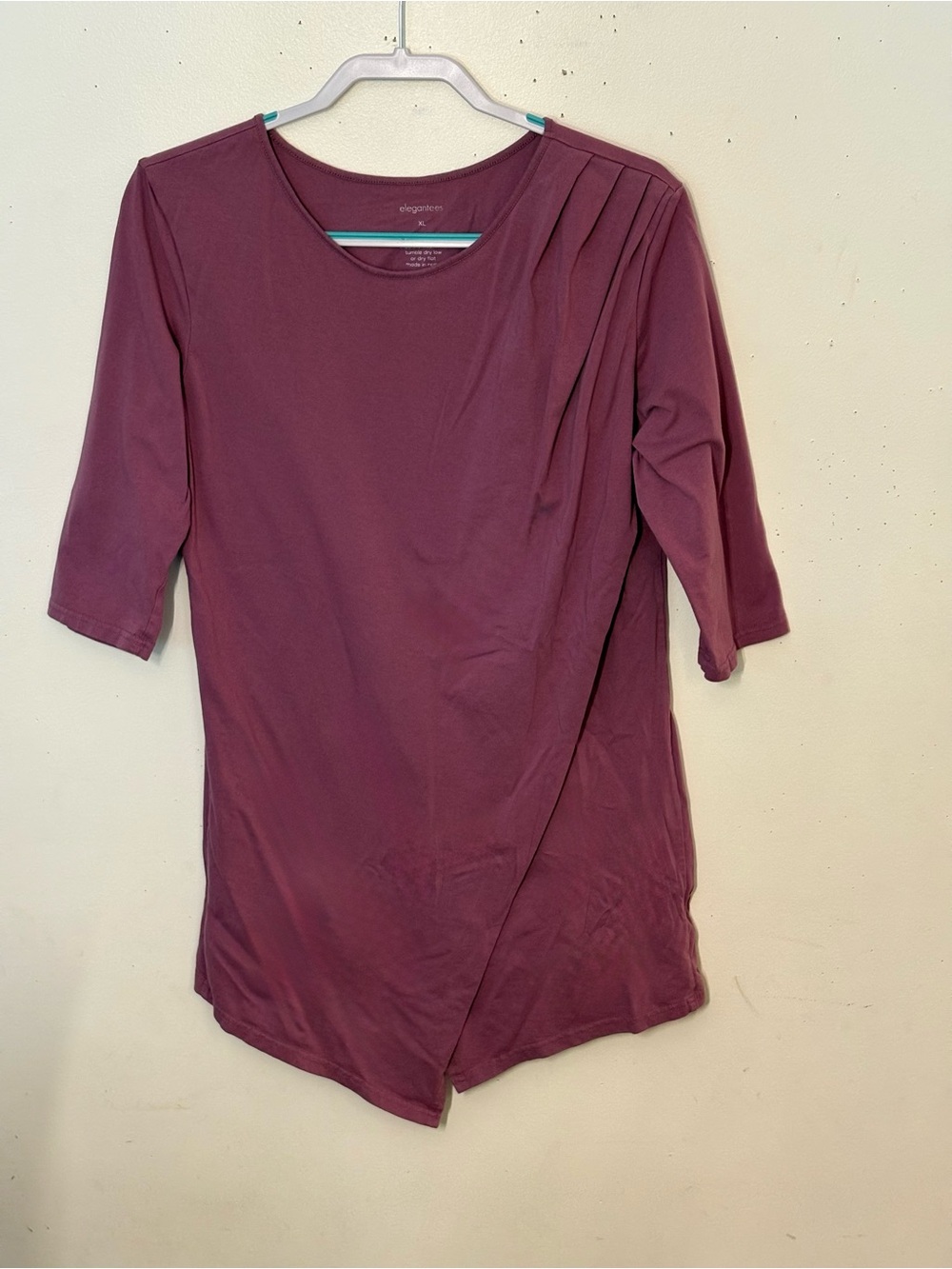 Elegantees Women's Burgundy Faux Wrap Around Asymmetric 3/4 Sleeve Top. Size XL.